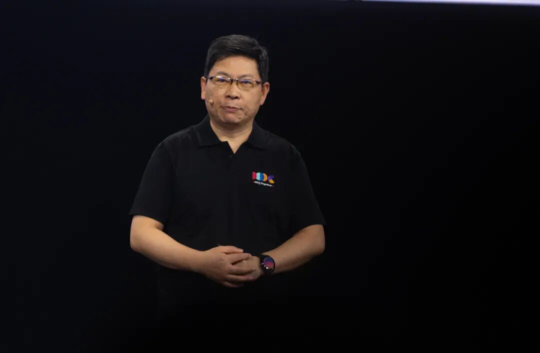 Representative image for 长鑫拒绝苹果压价：坚持要求不低于三星电子和SK海力士；马斯克个人财富亏掉2个「黄仁勋」；宇树上市在即，王兴兴身价即将突破百亿